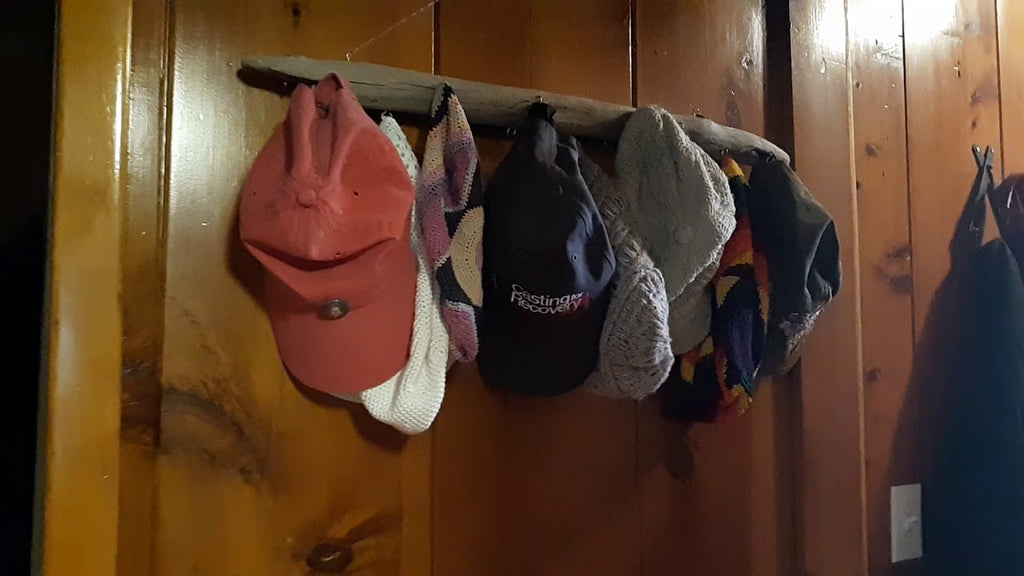 DIY HAT RACK..FREEBIE by Old hippy homesteaders (1 year ago)