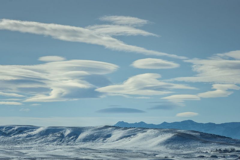 Lenticular clouds look like UFOs